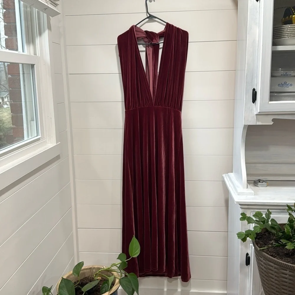 Revelry Micah Convertible Velvet Maxi Dress in Romantic Rose Red Size Medium